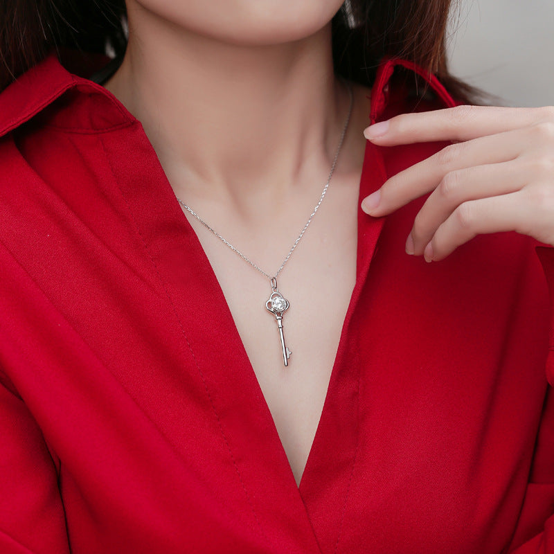 Collier clé en argent S925 avec pendentif moissanite, chaîne de clavicule pour femmes