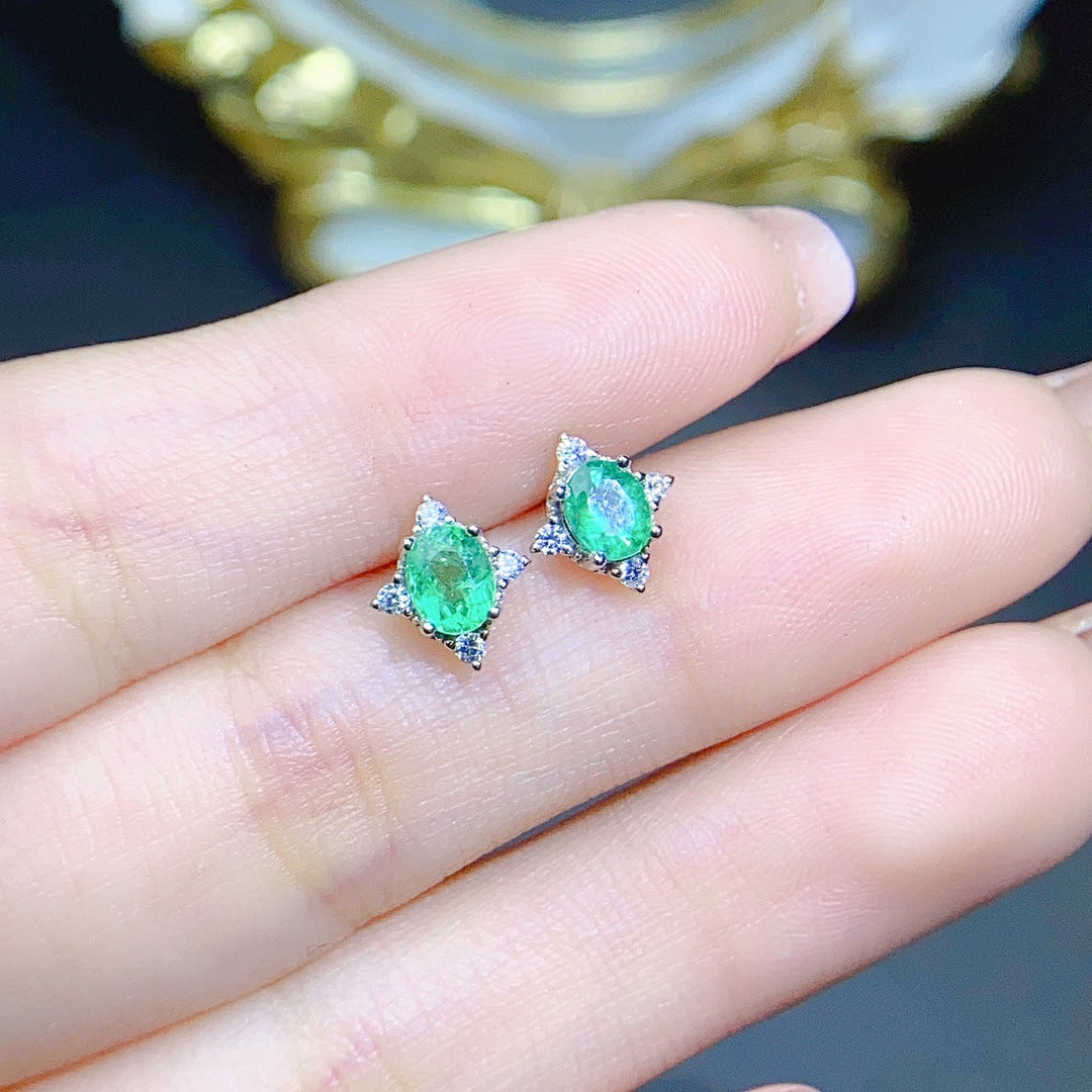 Natural emerald earrings S925 silver inlaid main stone 4*5 selling