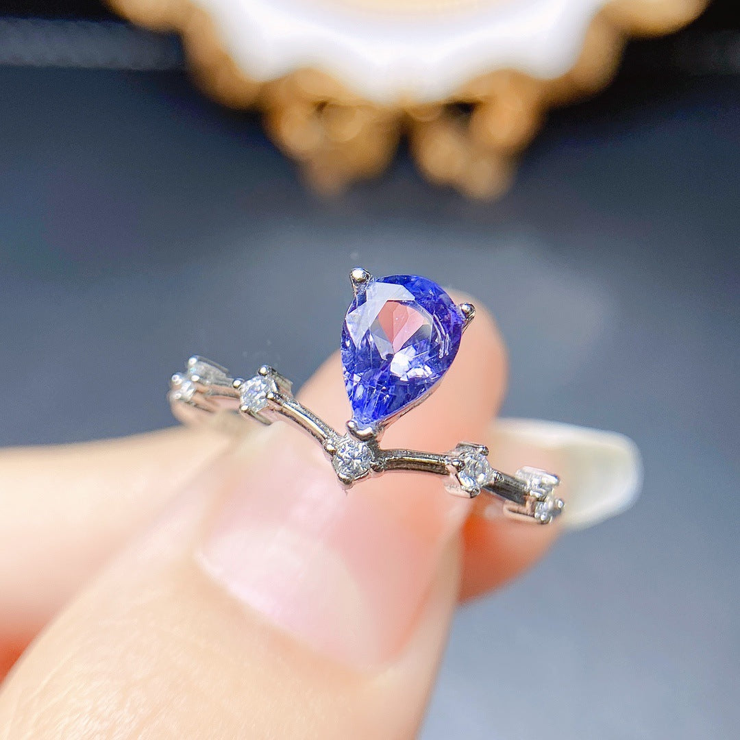 Hot selling natural Tanzanite ring S925 silver inlaid main stone 5 * 7 in Europe and America