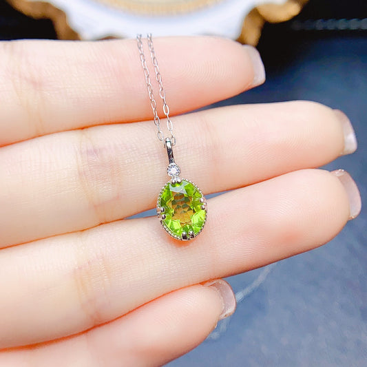 Natural peridot pendant S925 silver inlaid center stone 6*8 hot sale