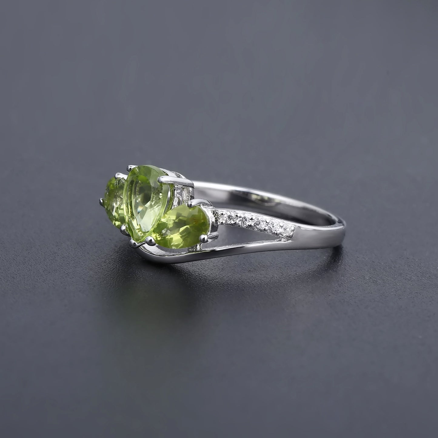 Bague en olivine naturelle en argent s925 incrustée de pierres précieuses naturelles colorées