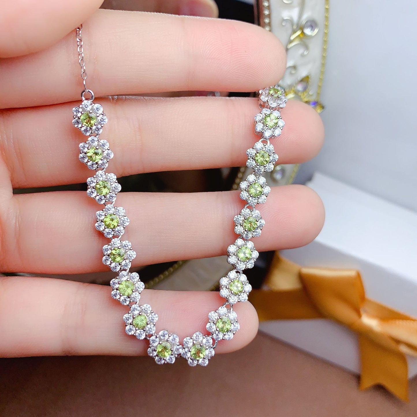 Pulsera de peridoto natural Pulsera sencilla francesa con incrustaciones de plata 925