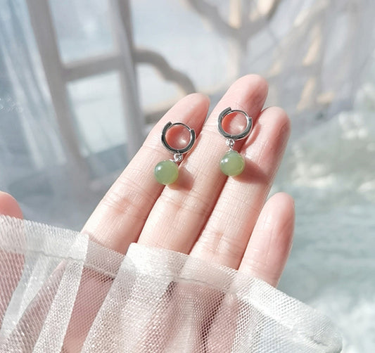 Natural Hetian jade earrings 2023 new high-grade sense circle earrings temperament pure tremella buckle