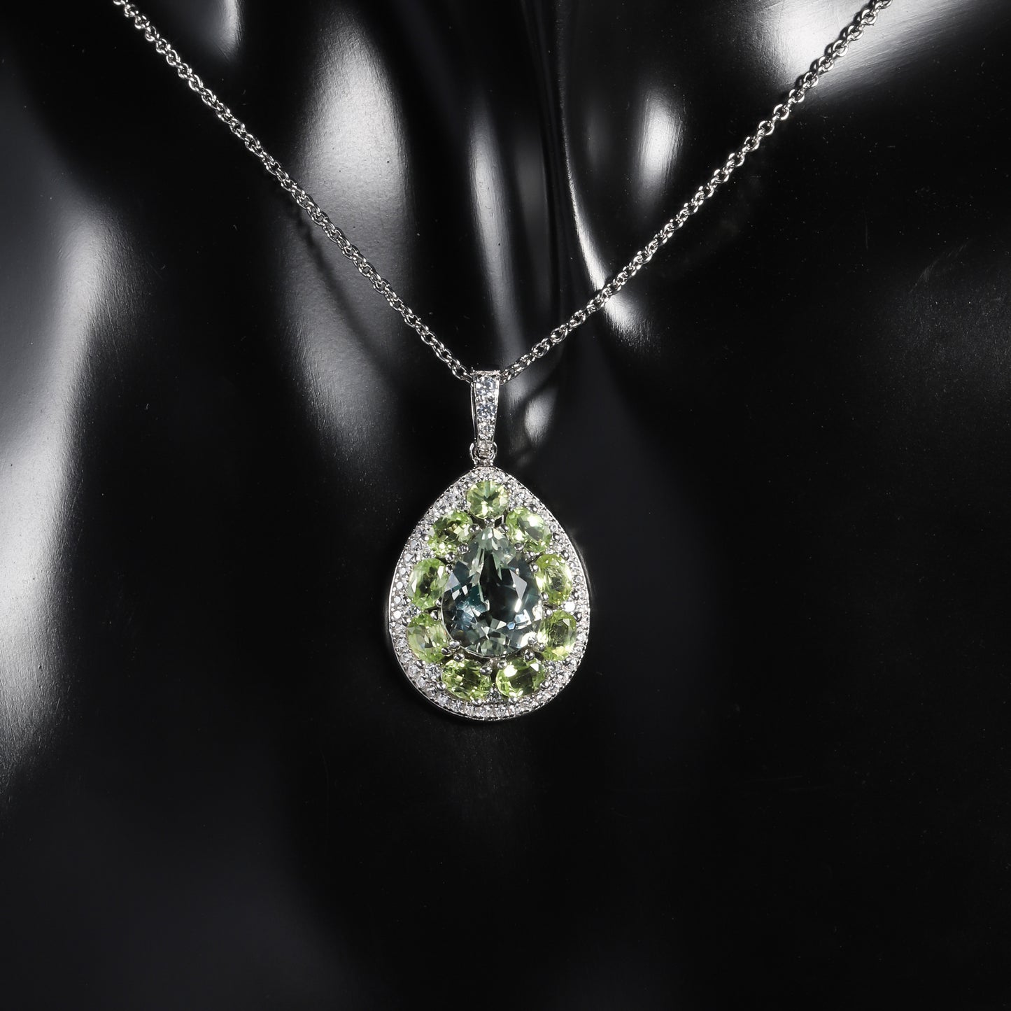 Pendentif en améthyste verte olivine naturelle incrustée d'argent S925, pendentif de collier en pierres précieuses naturelles de luxe léger et haut de gamme