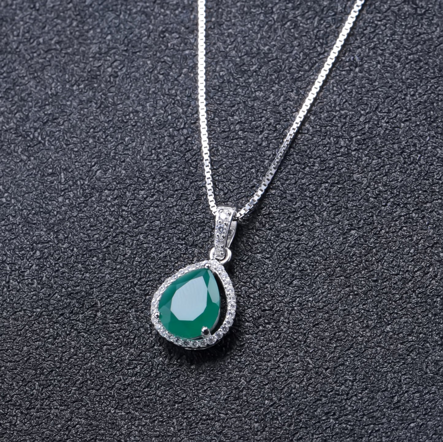 Fashionable pure silver green agate pendant with a light luxury temperament surrounded by broken diamonds s925 silver inlaid colorful treasure necklace pendant