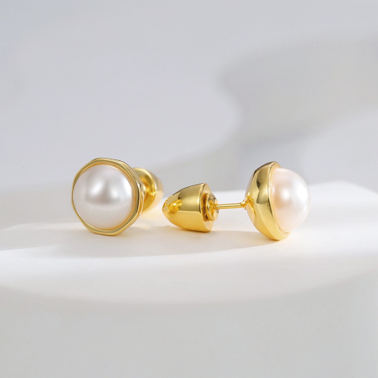 【DF】 Boucles d'oreilles en perles pour femmes, nouveau style de célébrité, sens haut de gamme, aiguille en argent S925, design de luxe léger, bijoux de tempérament