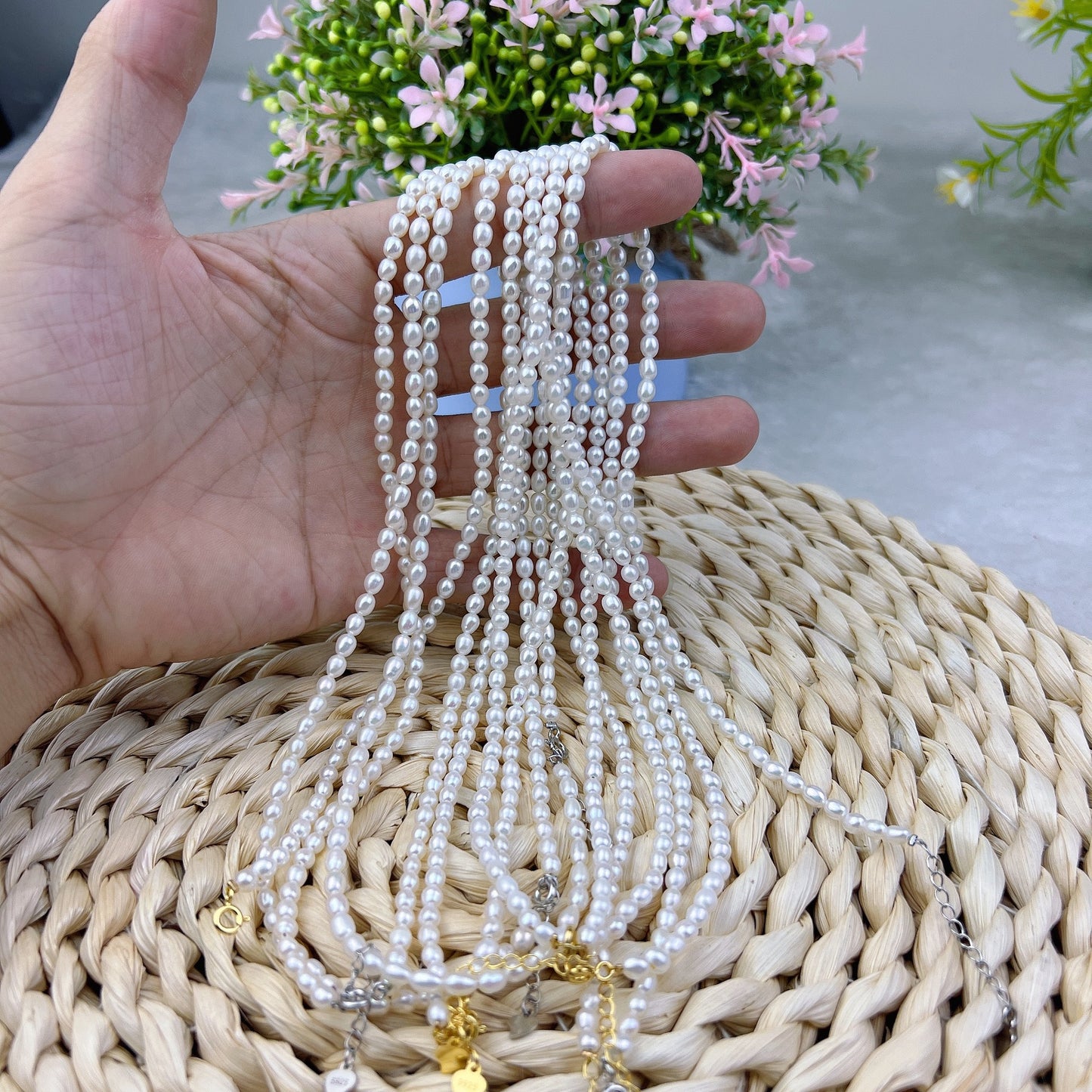 [DF]Natural Freshwater High-Luster Rice Pearl Necklace - Elegant Locking Collar Chain with 18k Gold Accent