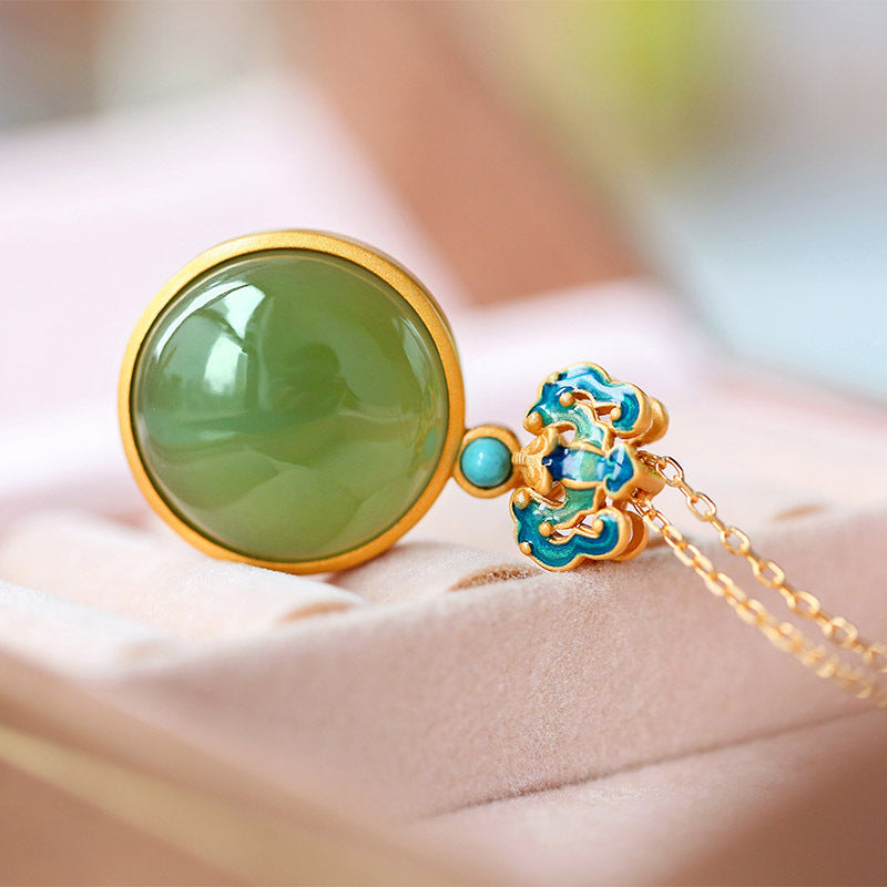 S925 silver gold-plated inlay Hetian green jade cabochon fashion atmosphere necklace