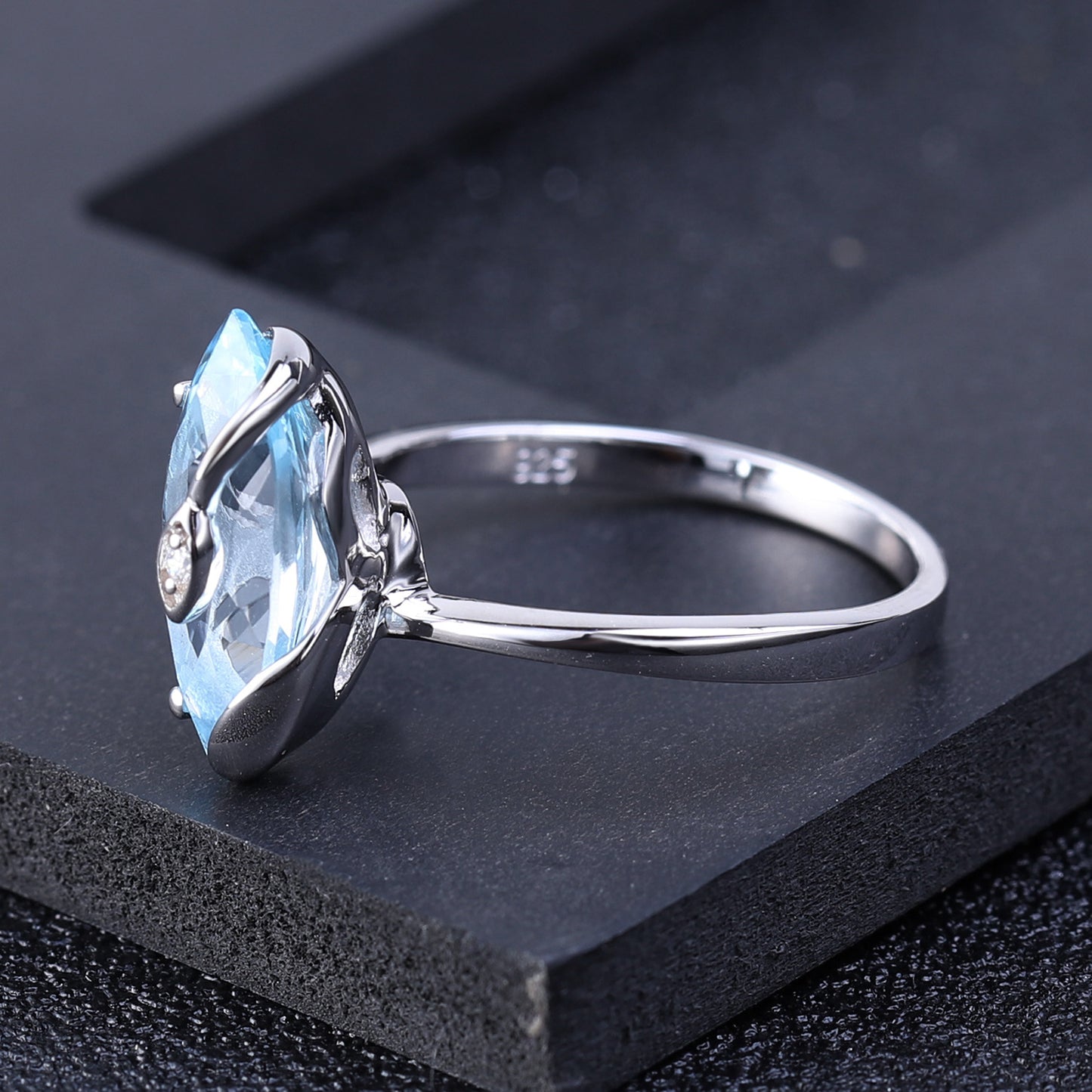 Light luxury personality natural topaz ring Fashion design sense S925 sterling silver inlaid natural gemstone ring