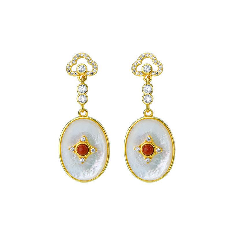 Los pendientes y colgantes de traje Bai Bei Nanhong con incrustaciones de plata S925 son exquisitos y elegantes.