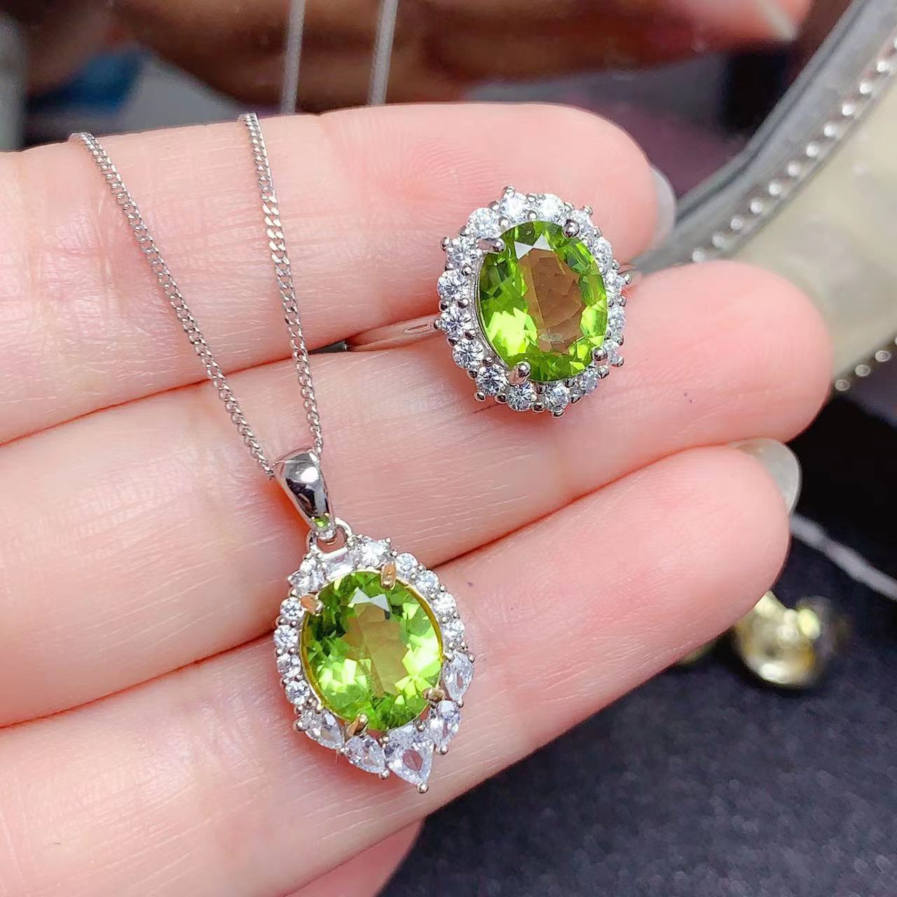 Natural olivine set large particle ring pendant two-piece set