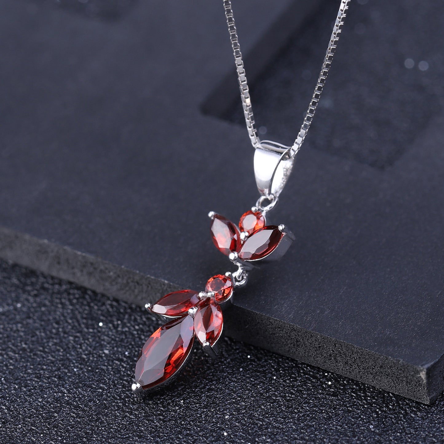 Natural Colorful Treasure Pendant with Maple Leaf Shape Inlaid with Garnet S925 Silver Necklace Pendant