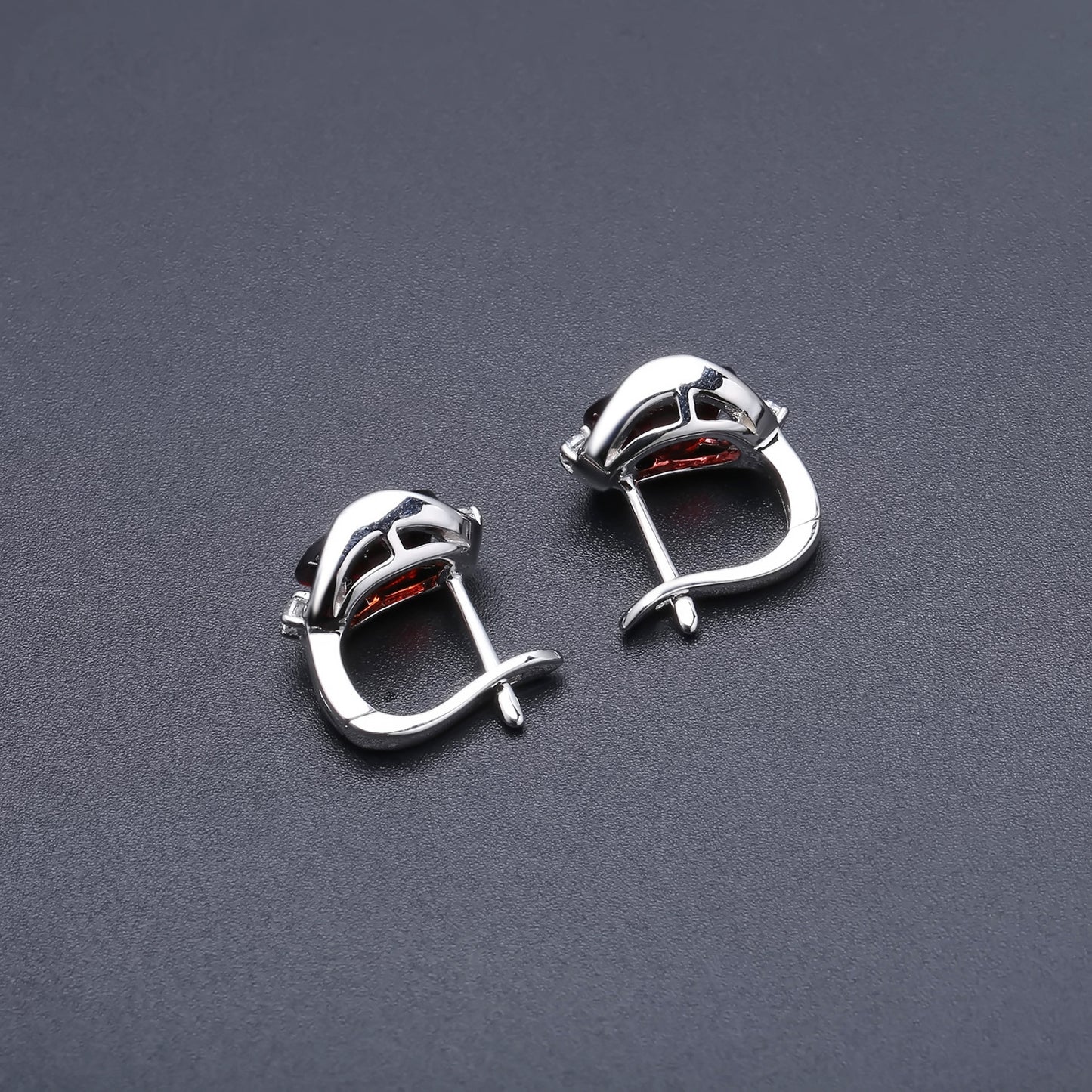 Natural garnet earrings, fashionable, luxurious, and minimalist s925 silver inlaid natural color treasure earrings and earrings