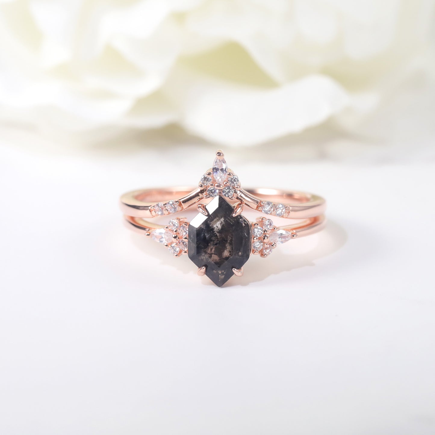 Bague empilée en cristal s925, bague en diamant aiguisé noir en forme d'argent, fait référence à