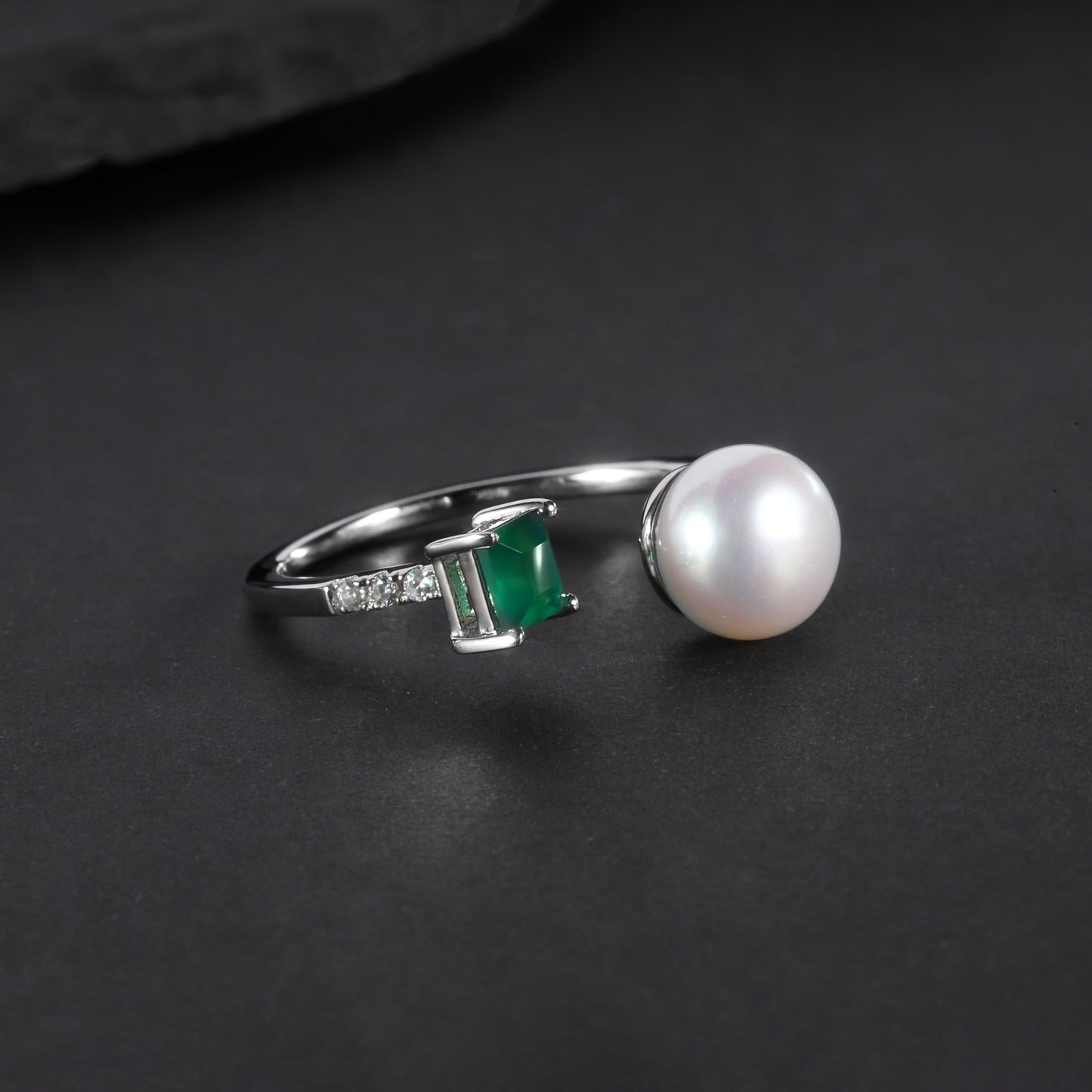 S925 sterling silver natural freshwater pearl ring for women with adjustable opening, fashionable and luxurious natural green agate ring