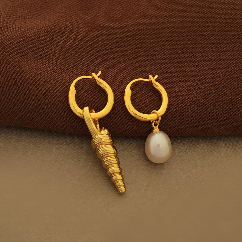 [DF] Boucles d'oreilles en cuivre plaqué or véritable européennes et américaines personnalisées rétro baroques en perles pour femmes boucles d'oreilles asymétriques petites et petites conques 