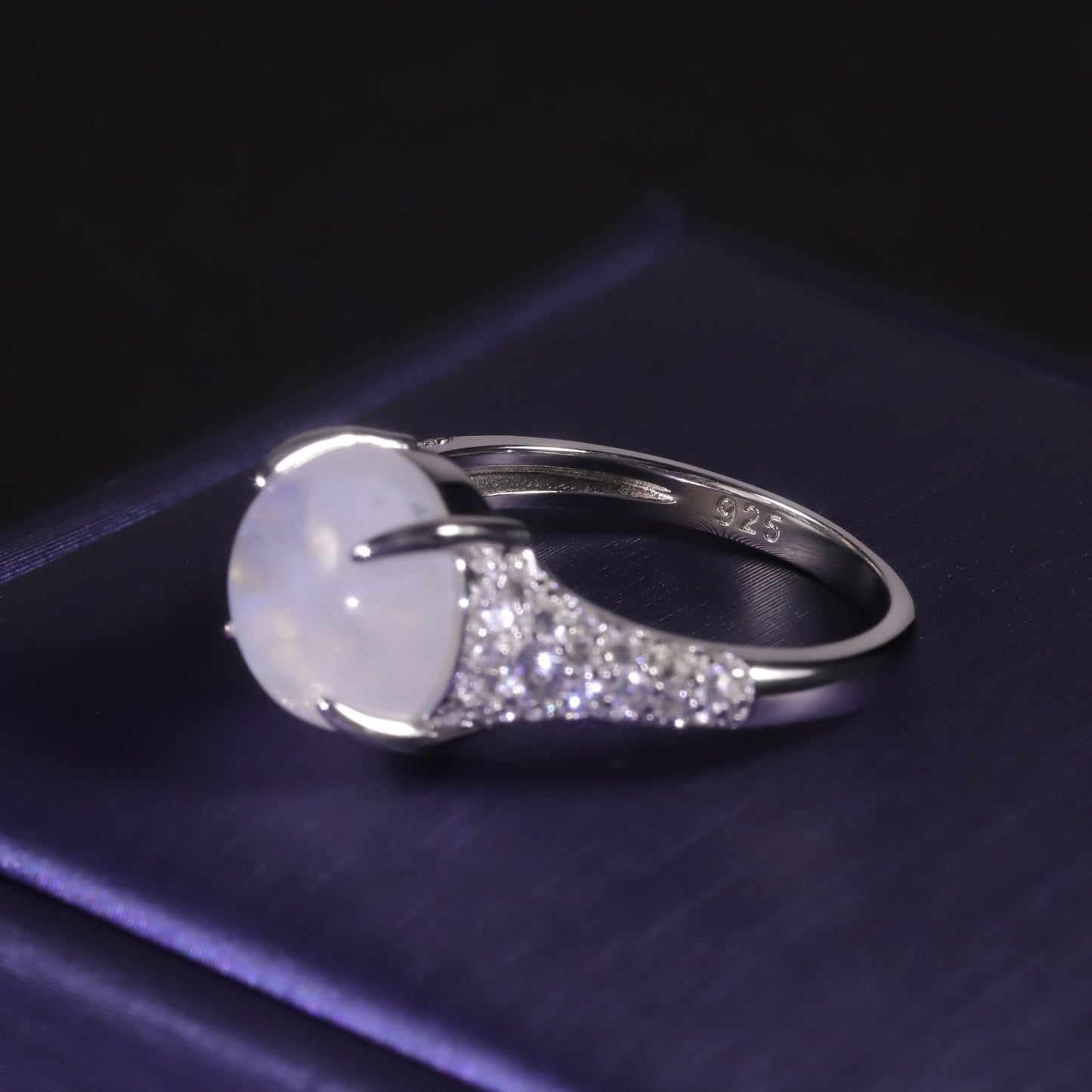 Anillo de piedra lunar azul crema natural personalizado y de moda, anillo de piedras preciosas con incrustaciones de plata esterlina S925 de 10 mm para hombres y mujeres