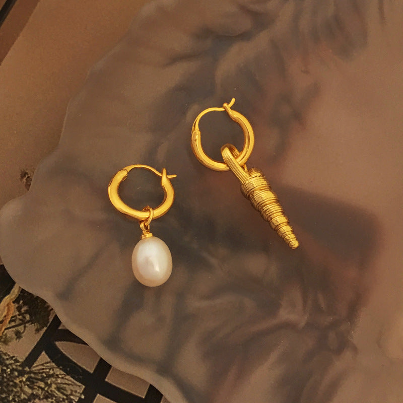 [DF] Boucles d'oreilles en cuivre plaqué or véritable européennes et américaines personnalisées rétro baroques en perles pour femmes boucles d'oreilles asymétriques petites et petites conques 