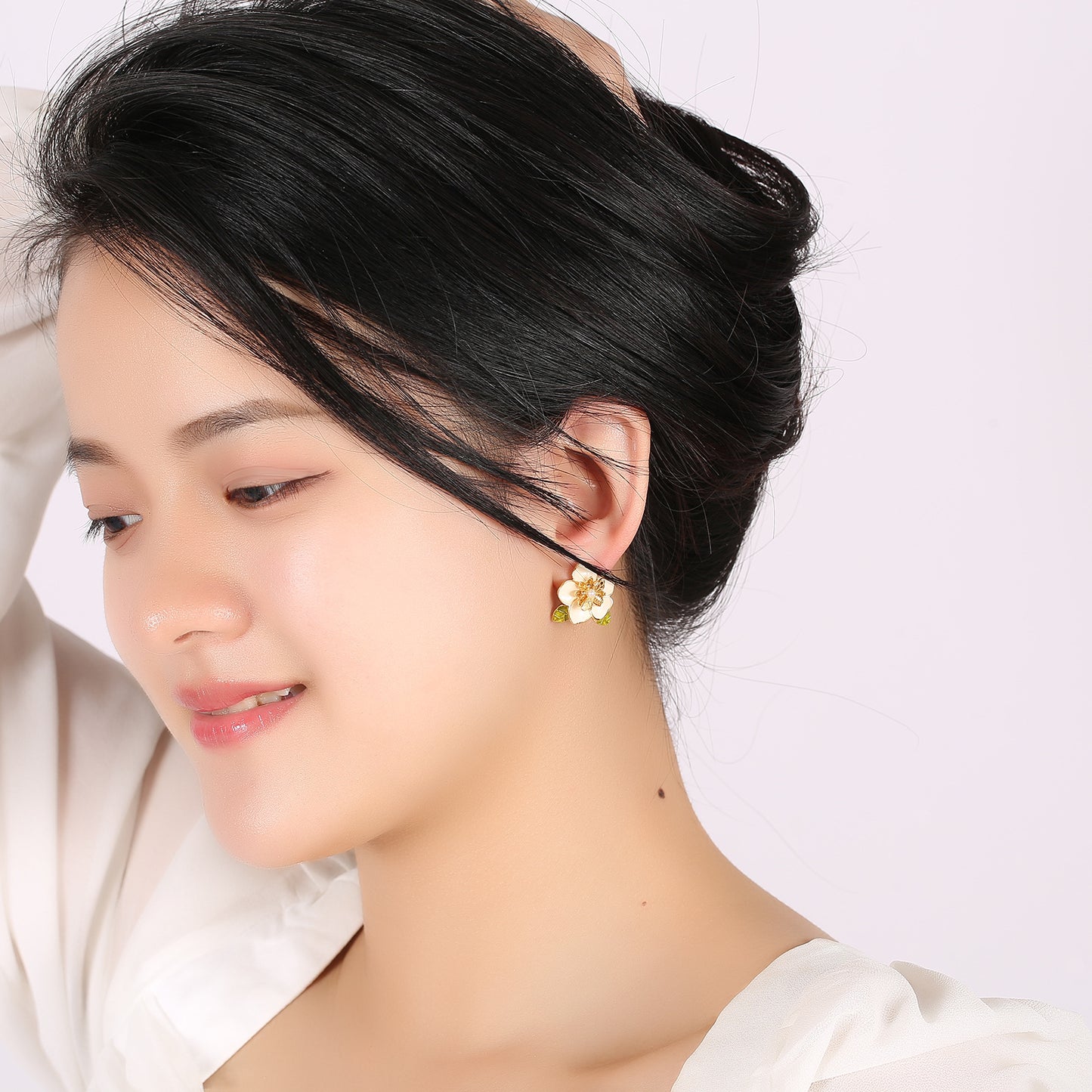 【DF】French sweet flower earrings asymmetrical earrings niche personality trend ins fashion ladies style Korean jewelry