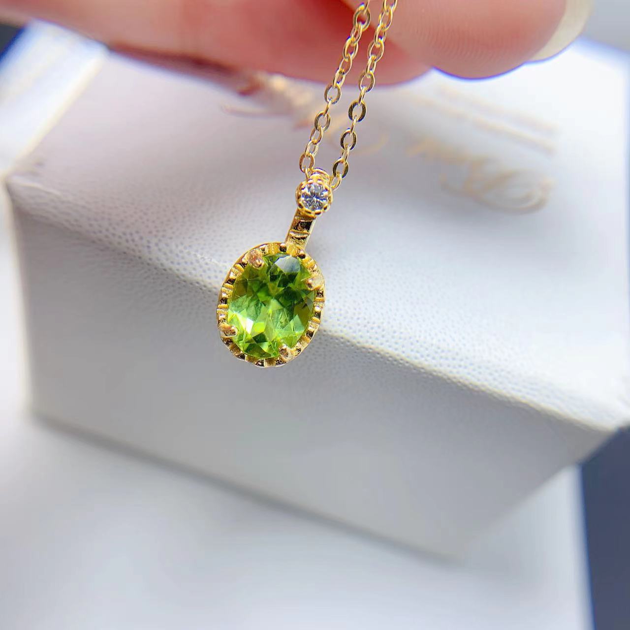 Natural peridot pendant 925 silver inlaid