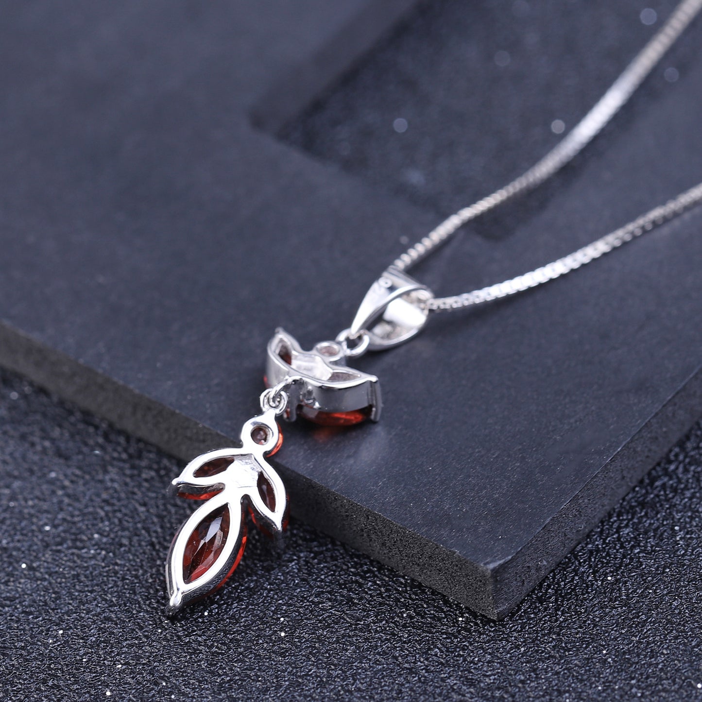 Natural Colorful Treasure Pendant with Maple Leaf Shape Inlaid with Garnet S925 Silver Necklace Pendant