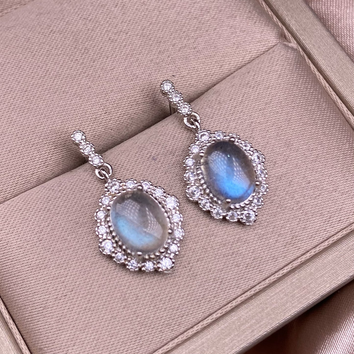 Aquamarine powder crystal grey moonlight  black shell earrings s925 silver inlay