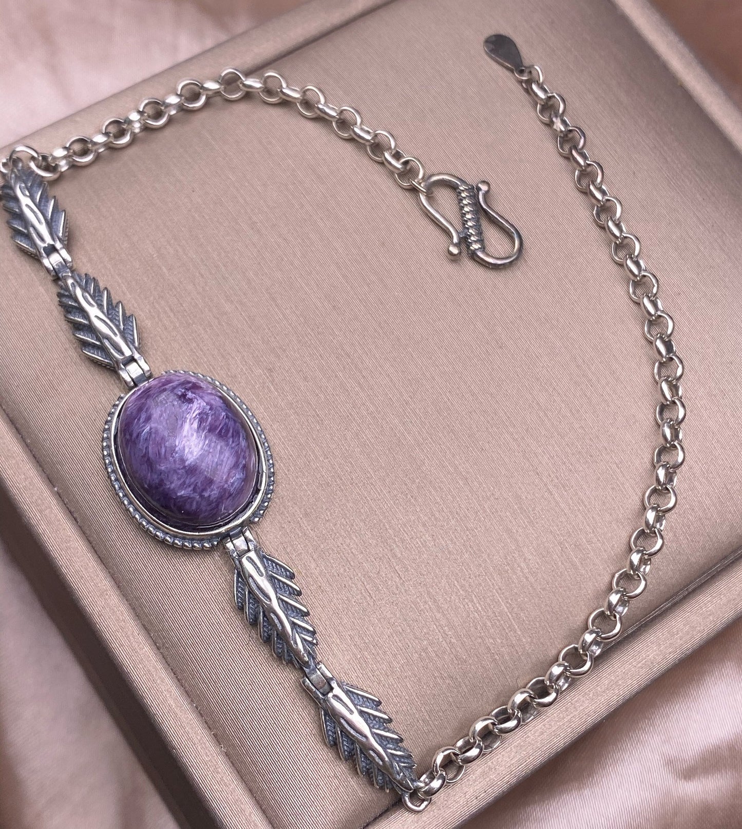 Pulsera de amatista con dragón morado y hojas antiguas con incrustaciones de plata s925