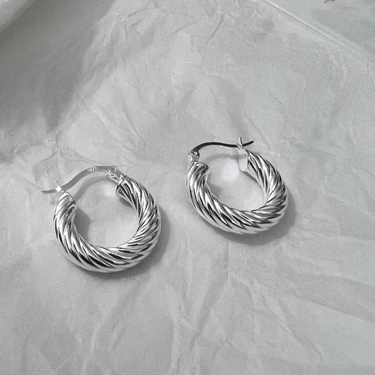 [DF] Pendientes de sarga con grabado industrial de plata esterlina 925 de versión coreana, pendientes de estilo ins de moda simple para mujer, pendientes de libro rojo pequeño, pendientes coreanos