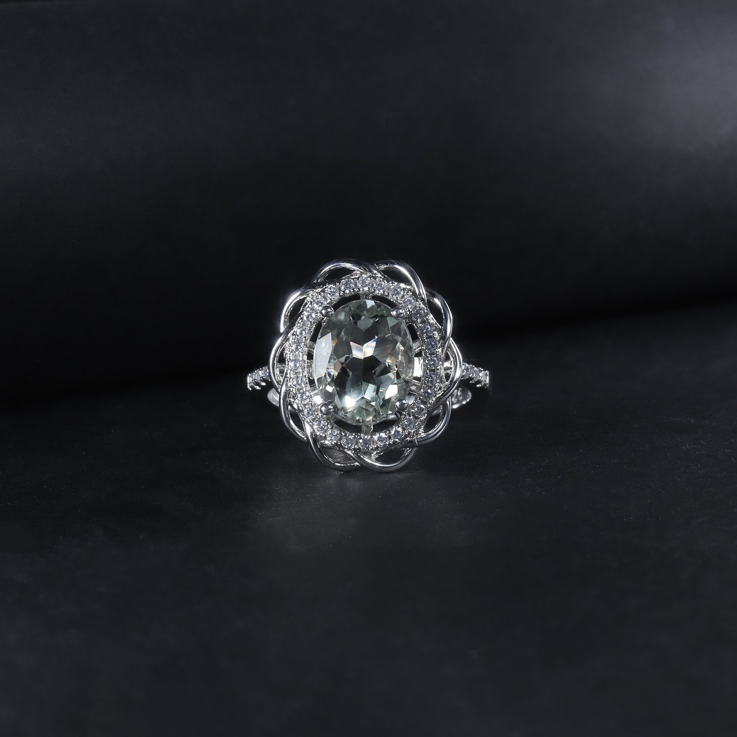 S925 sterling silver natural green amethyst ring design sense, fashionable temperament, luxury group setting natural color treasure ring