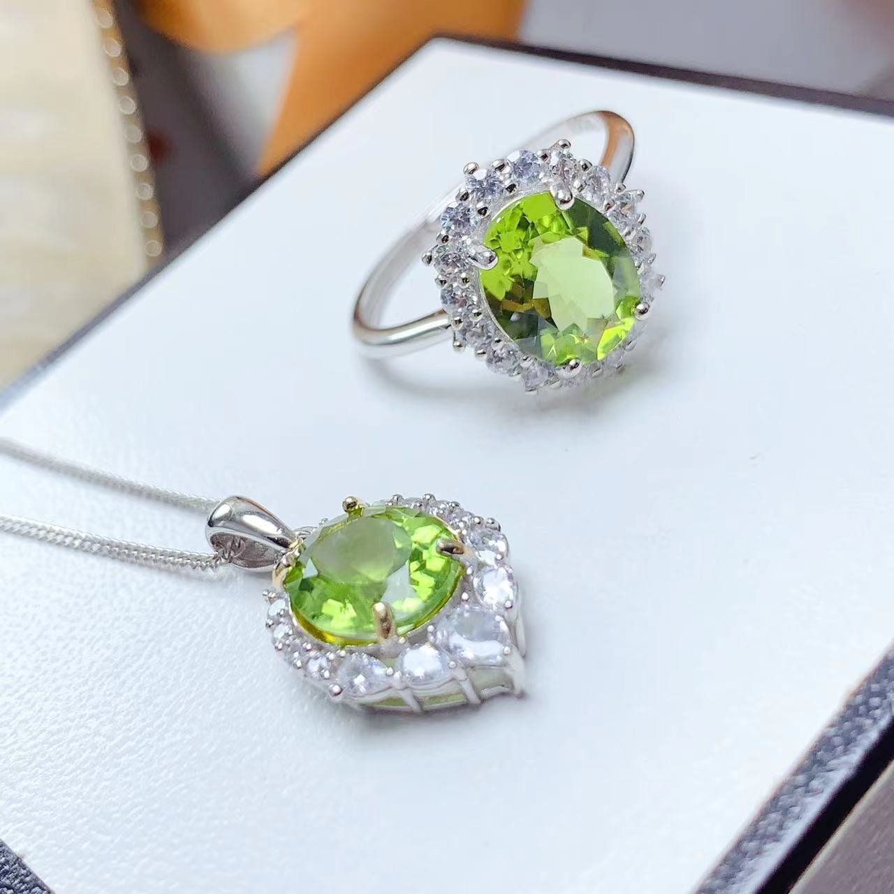 Natural olivine set large particle ring pendant two-piece set