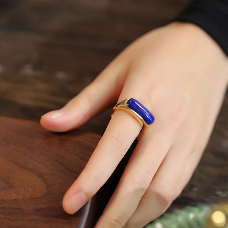 The S925 silver lapis lazuli ring is simple and atmospheric