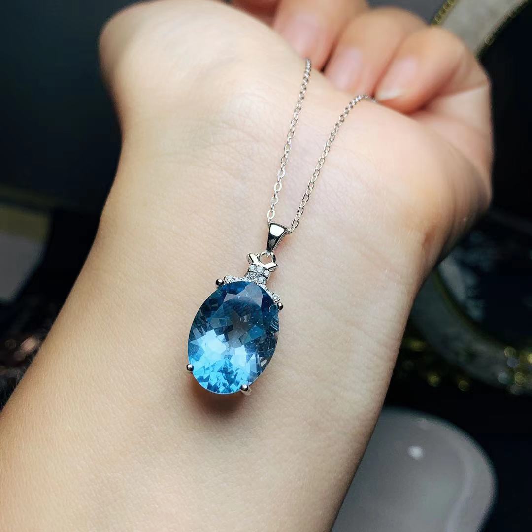 Ensemble de pendentifs et bagues en topaze bleue naturelle, collier et bague incrustés en argent 925