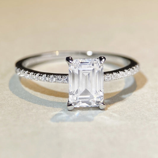 Bague mosonite de couleur D 1 carat, bague en argent pur à quatre griffes émeraude femelle