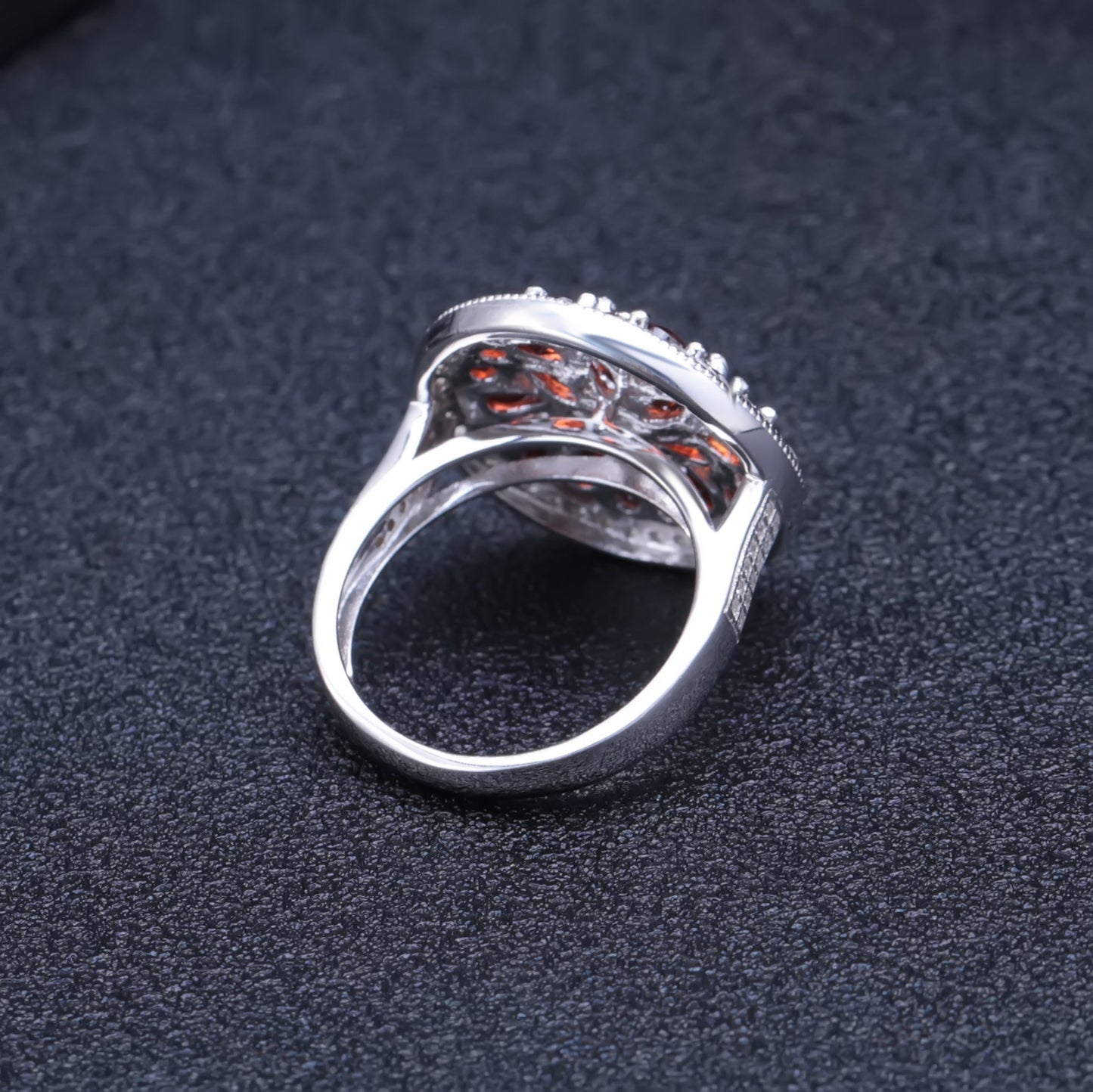 S925 sterling silver ring set with natural garnet