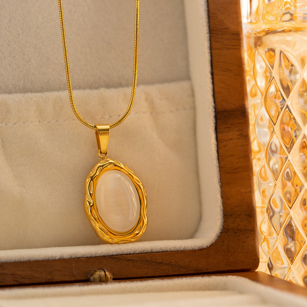 INS style cat's eye stone, light luxury, high-end feeling, niche necklace, stainless steel plated with 18K gold jewelry