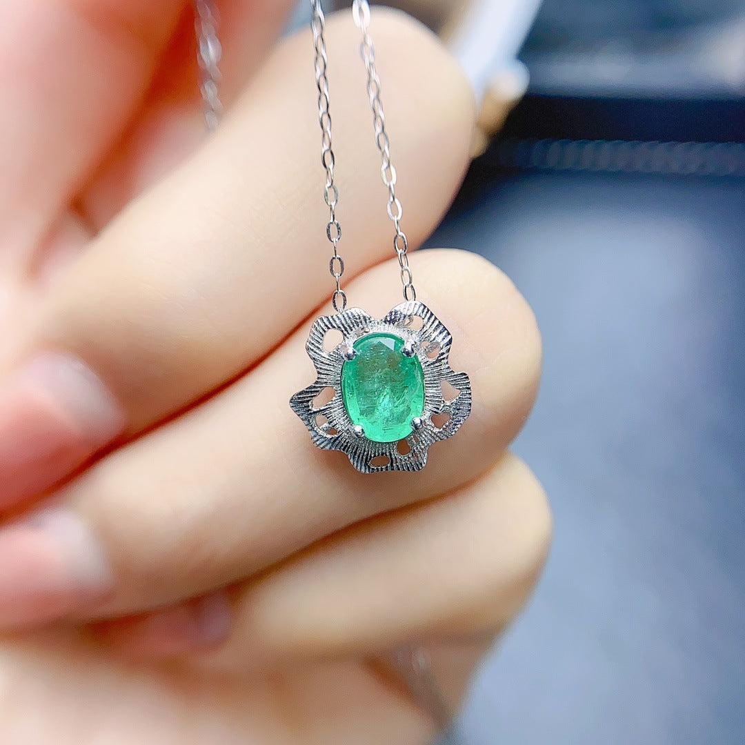 Natural emerald pendant S925 silver inlaid main stone 6*8 selling