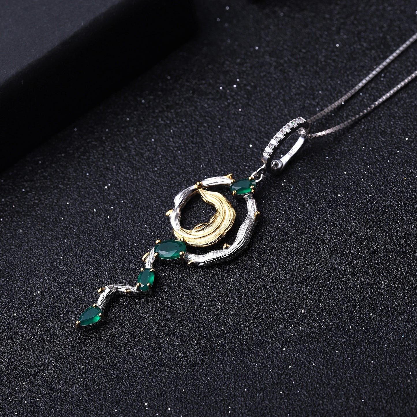 Natural wind S925 sterling silver inlaid green agate necklace pendant