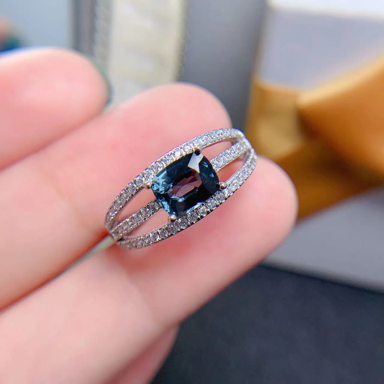 [DF]Natural Spinel Ring - Entirely Crafted in 925 Silver, European and American Style, Exudes Elegance and Charisma