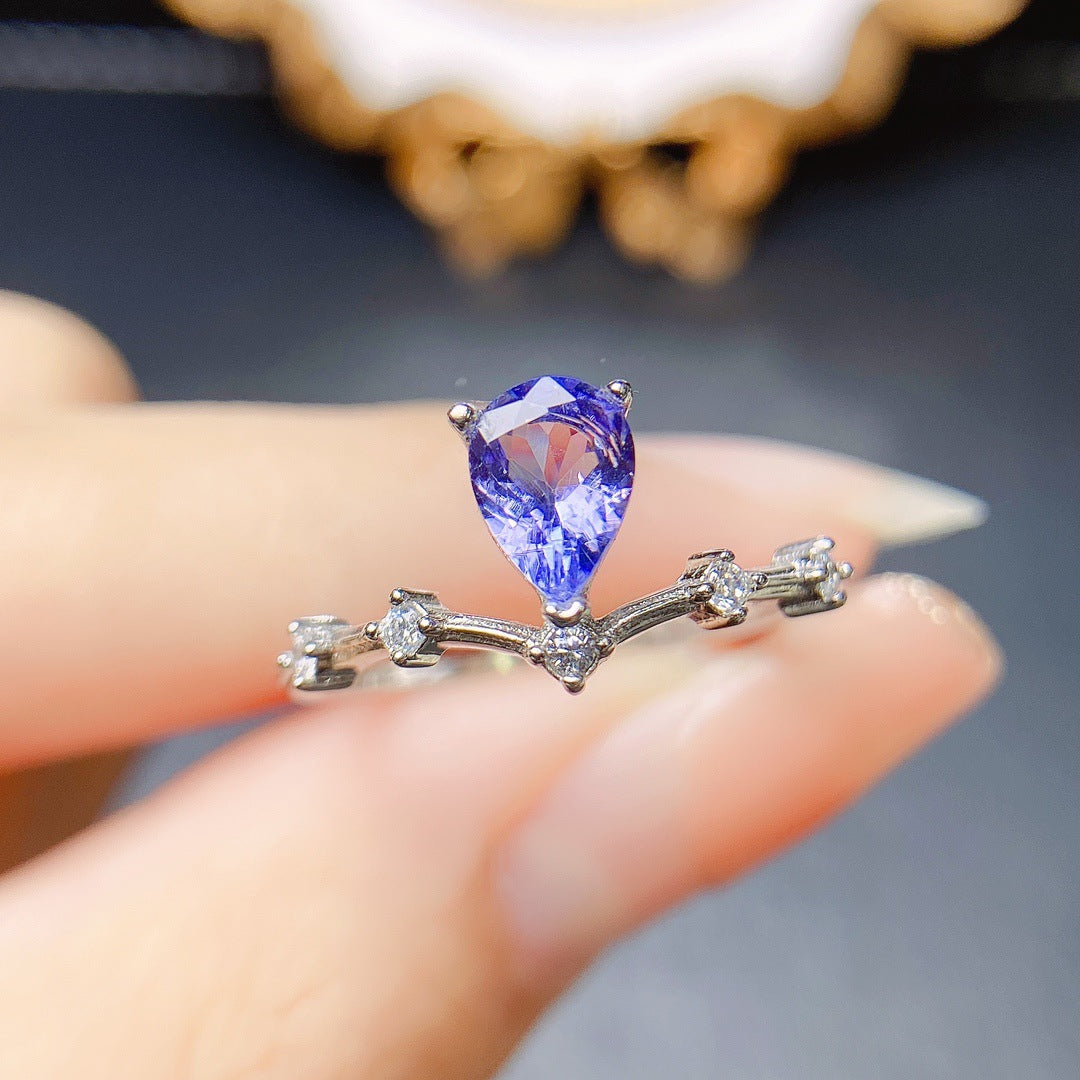 Hot selling natural Tanzanite ring S925 silver inlaid main stone 5 * 7 in Europe and America