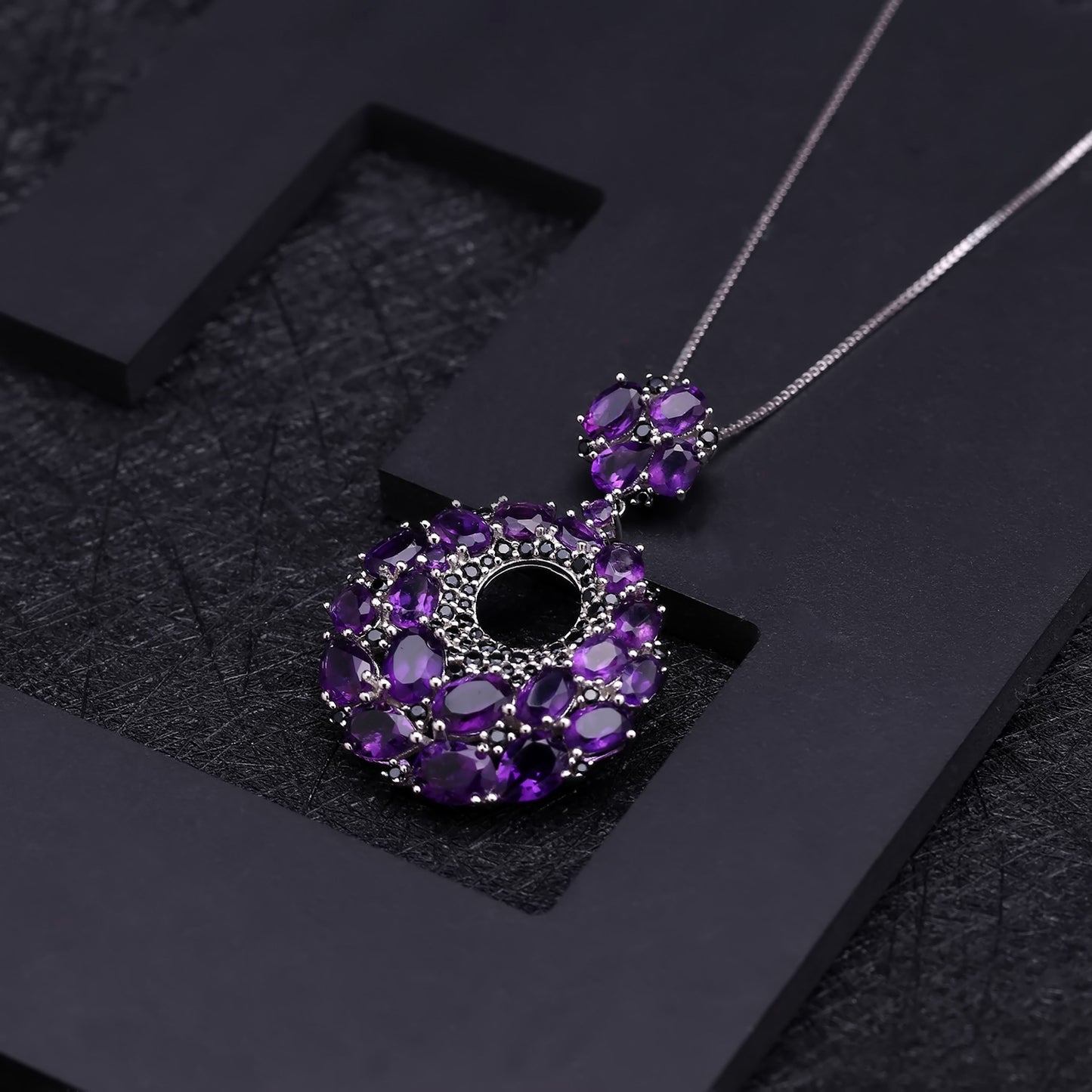 Designer's elegant and luxurious 925 silver inlaid natural color treasure amethyst necklace pendant