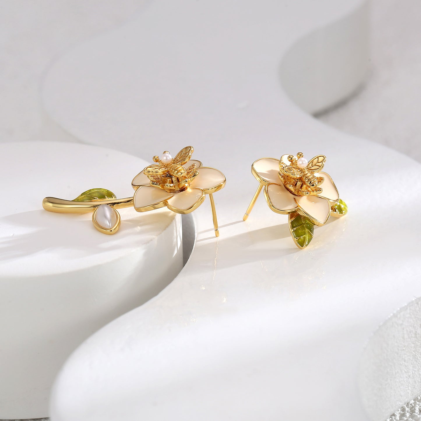 【DF】French sweet flower earrings asymmetrical earrings niche personality trend ins fashion ladies style Korean jewelry