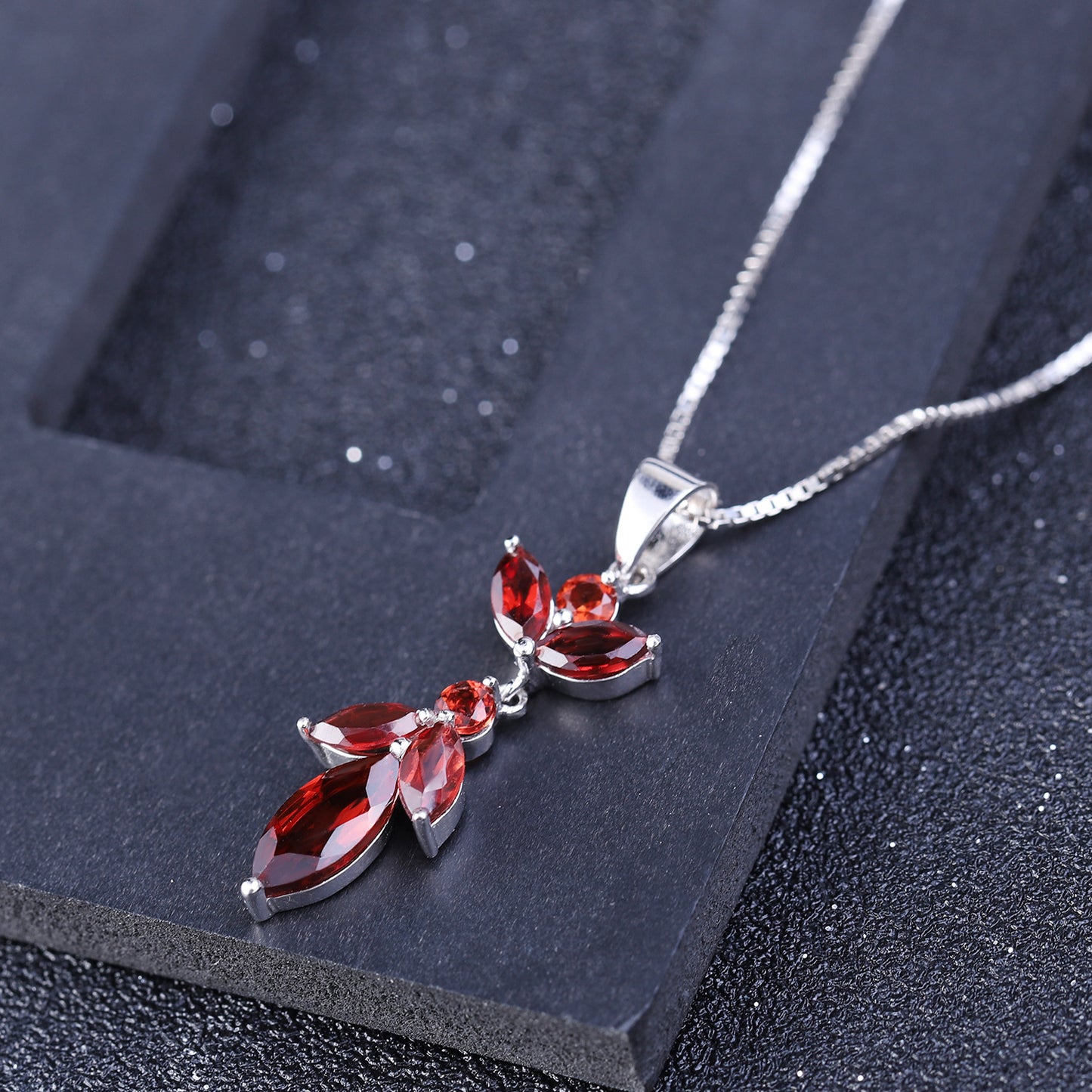 Natural Colorful Treasure Pendant with Maple Leaf Shape Inlaid with Garnet S925 Silver Necklace Pendant