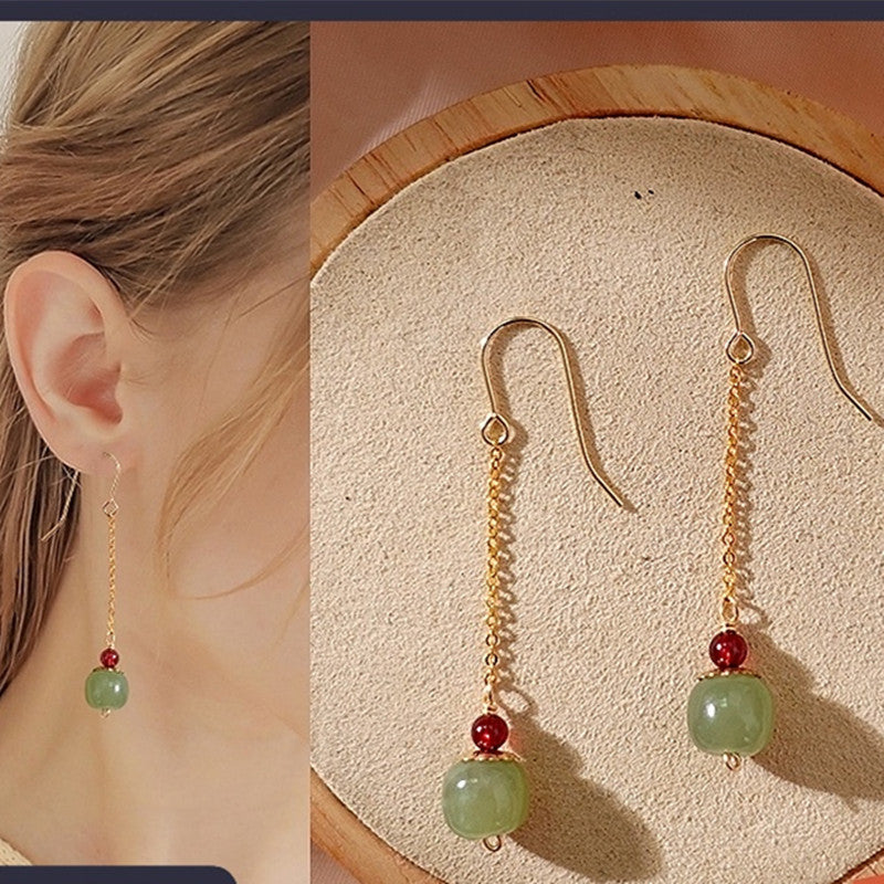 Natural Hetian jade ear hook ear line apple beads with small garnet ear hook.