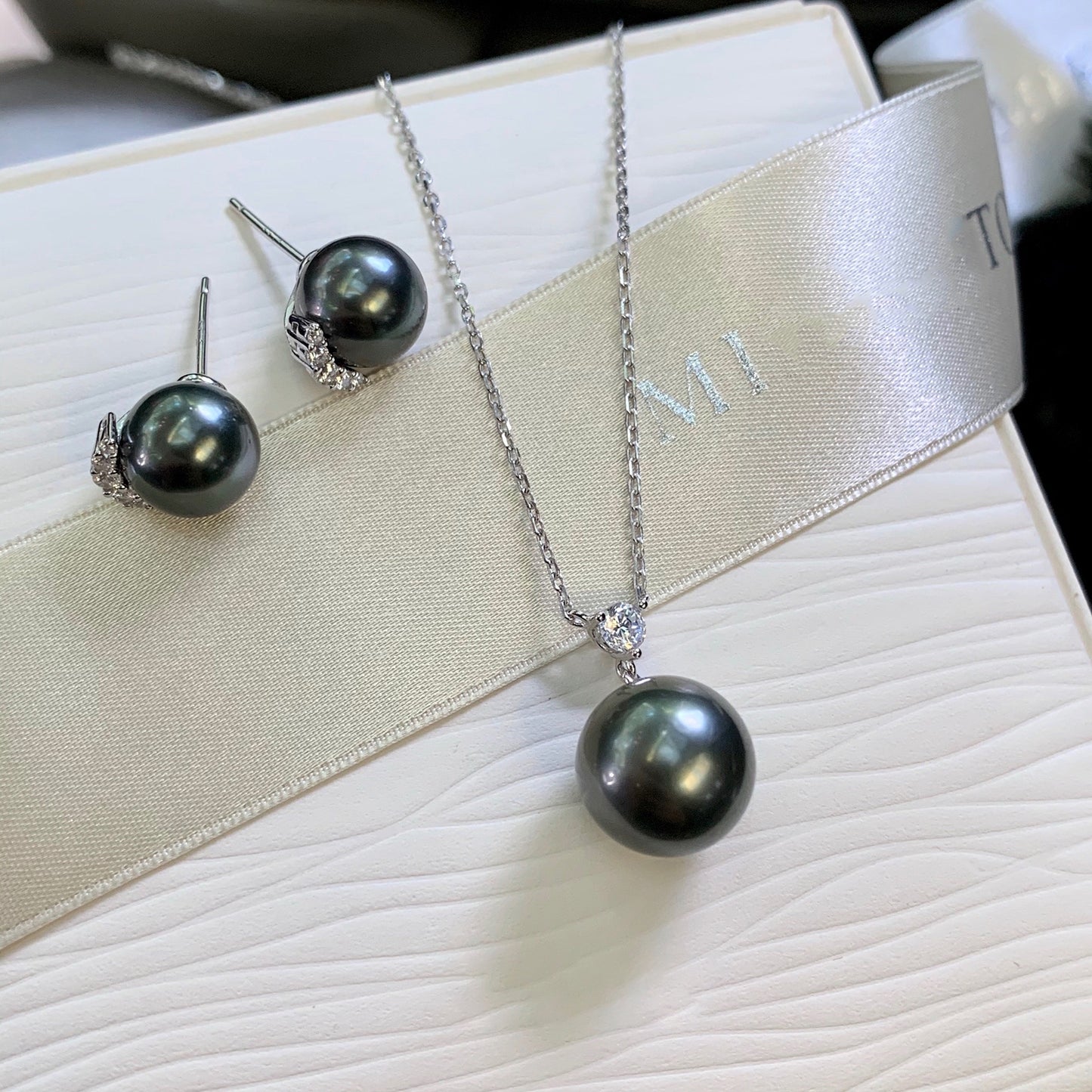 [DF]Elegance in Simplicity: 10-11mm Tahitian Black Pearl Necklace in 925 Sterling Silver