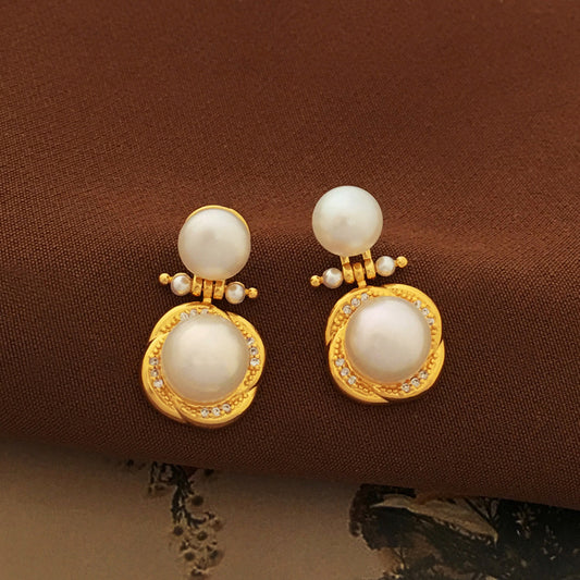 【DF】Aretes de perlas cultivadas de nicho, estilo retro, de lujo ligero, con aguja de plata S925 bañada en cobre y oro genuino, con estilo insertado y sensación de alta gama.