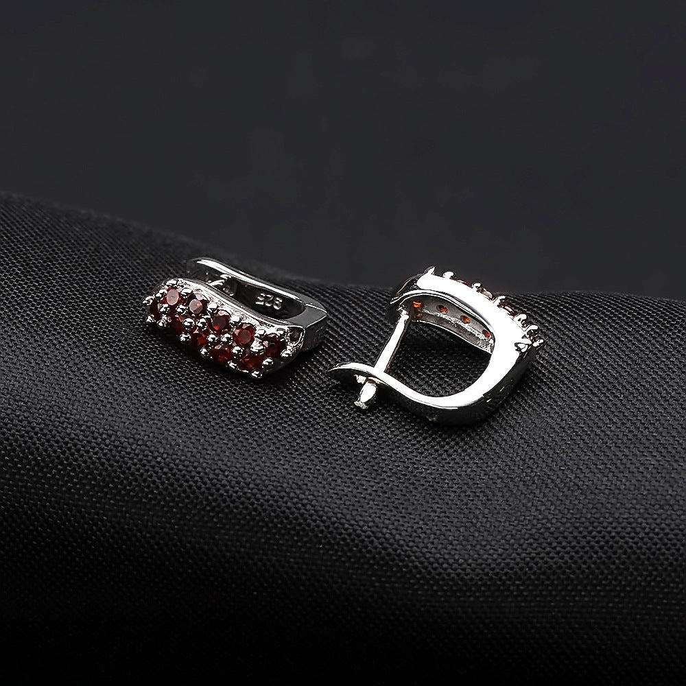 Natural garnet earrings and earrings, light luxury, fashionable and personalized design, s925 silver natural color treasure earrings and earrings