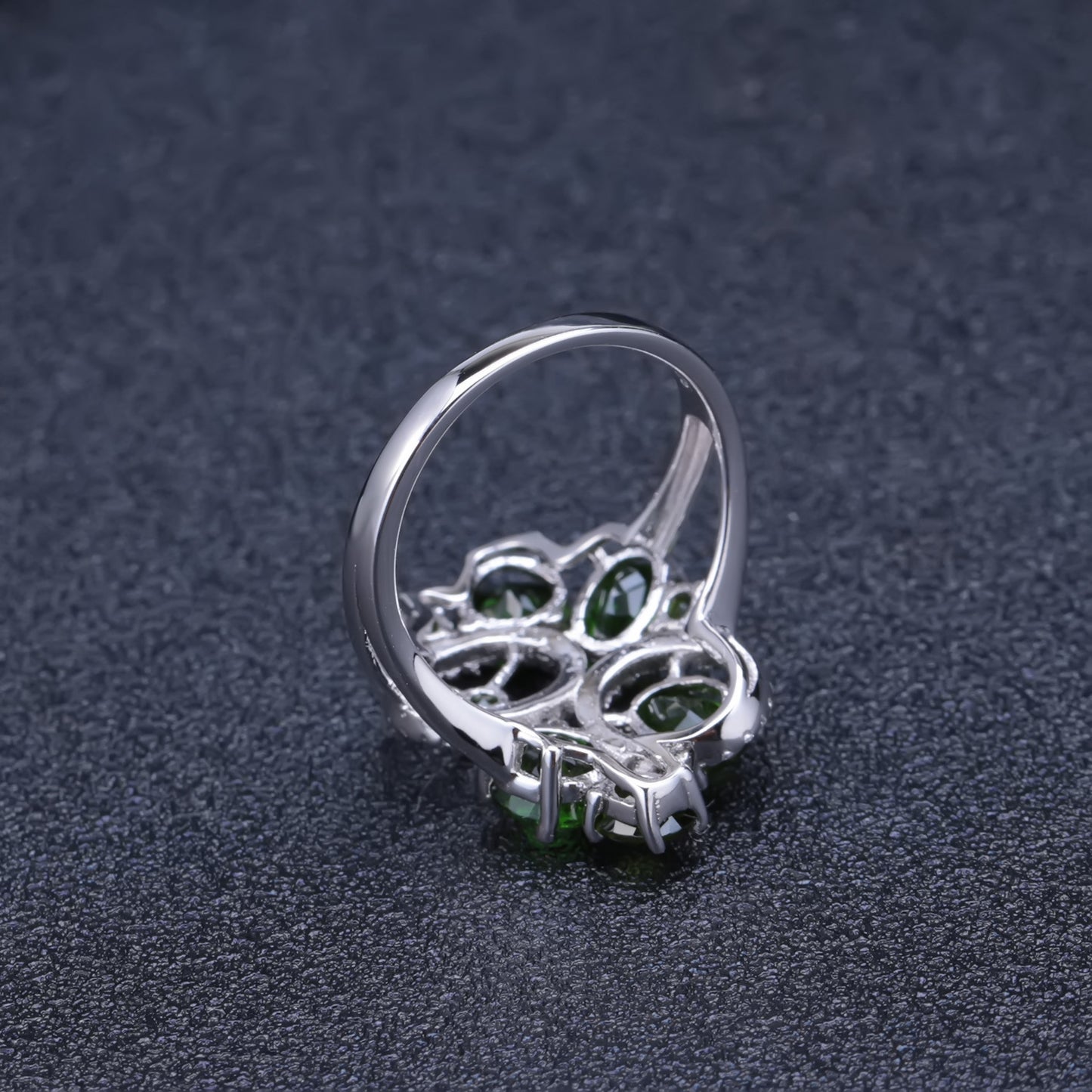 Light luxury design, natural diopside ring, fashionable and high-end, s925 sterling silver inlaid with natural color treasure ring