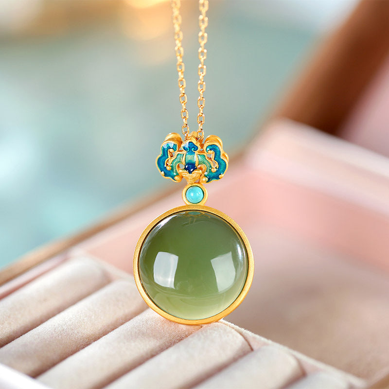 S925 silver gold-plated inlay Hetian green jade cabochon fashion atmosphere necklace