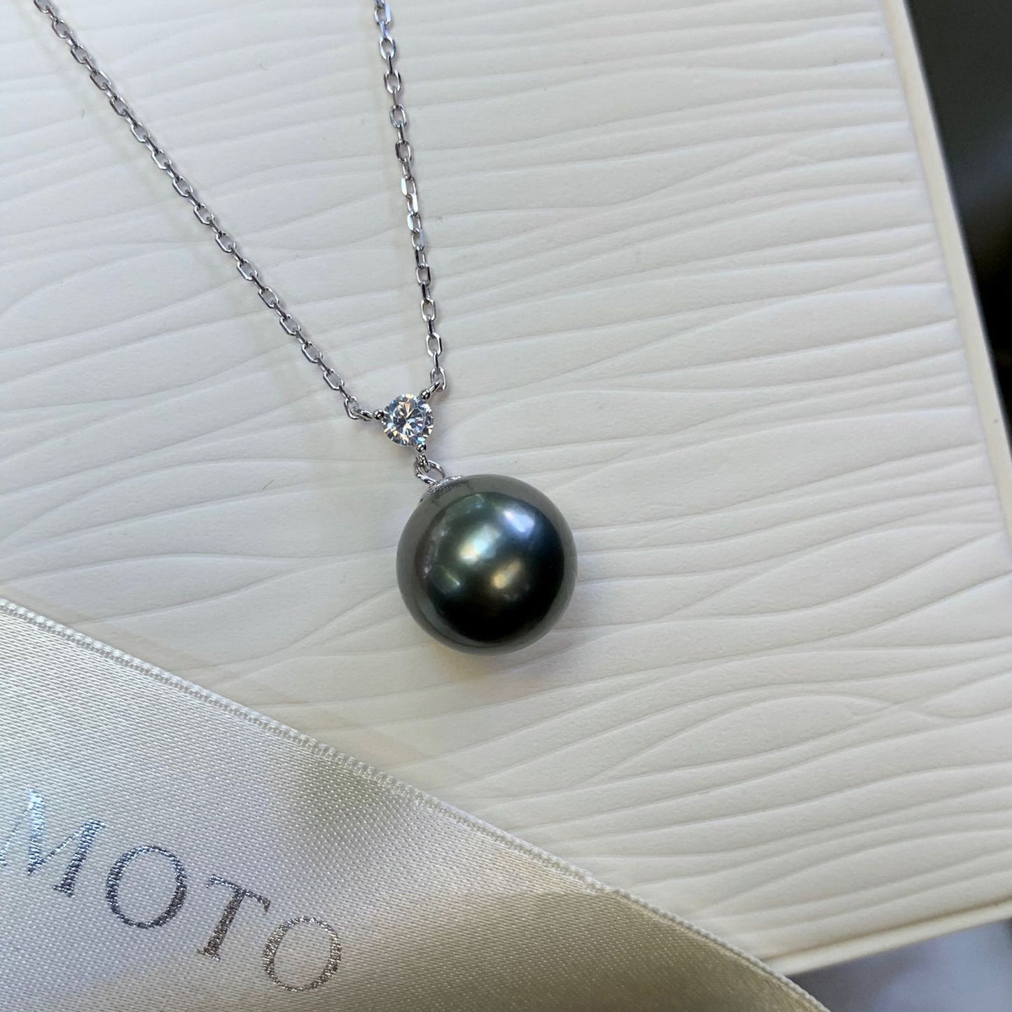 [DF]Elegance in Simplicity: 10-11mm Tahitian Black Pearl Necklace in 925 Sterling Silver