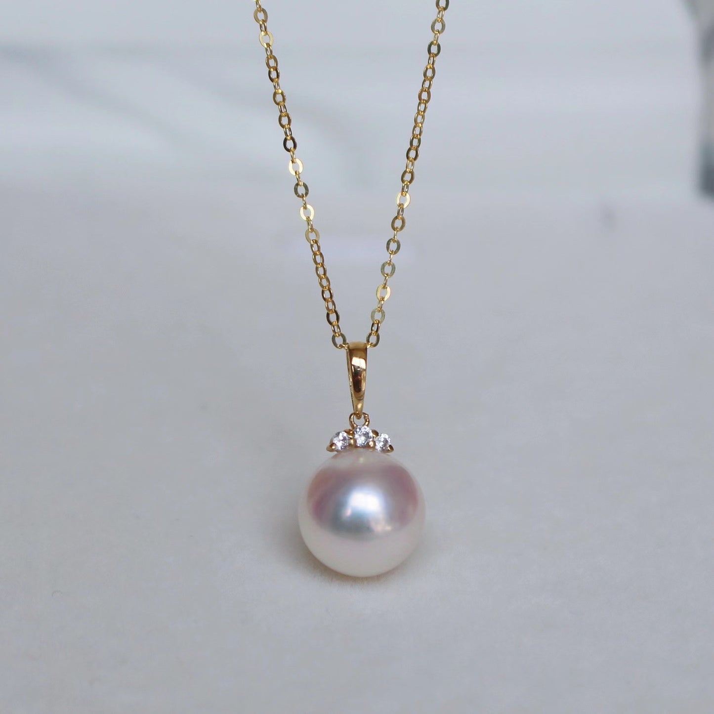 [DF]Elegance Illuminated: Freshwater Pearl Necklace with 18k Gold Pendant and Zircon Accents